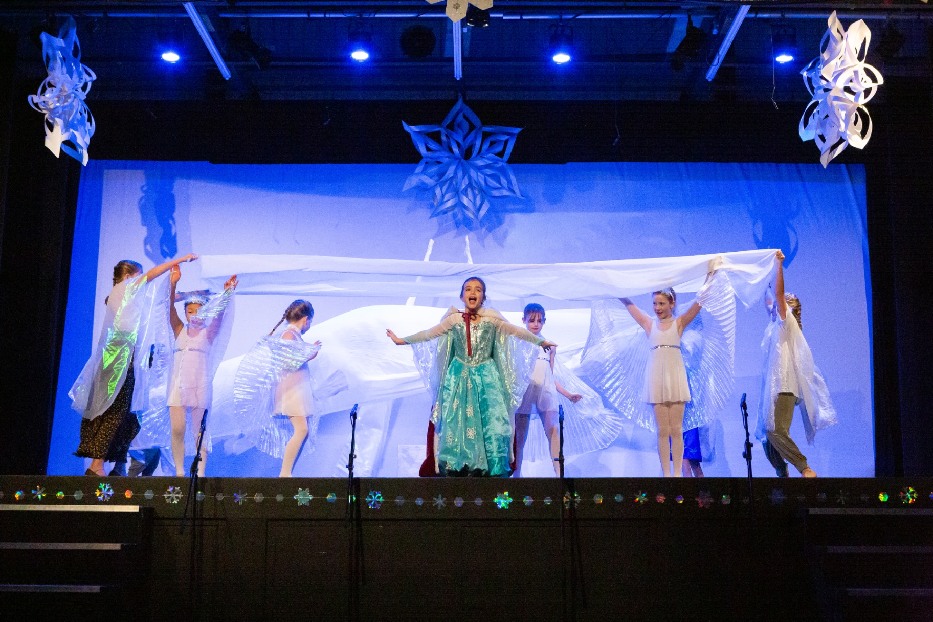 Minty Ulph on stage — photo 29