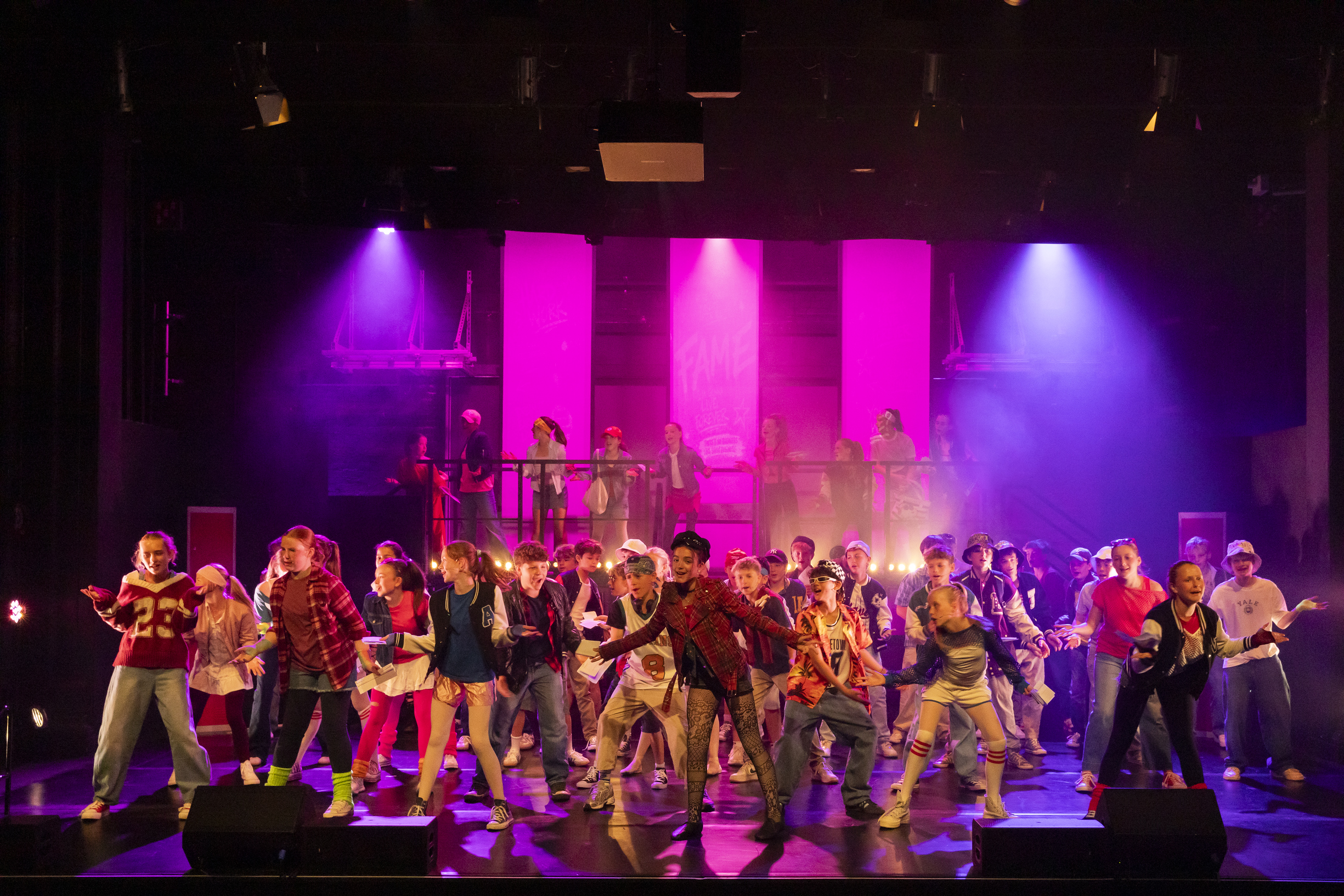 Minty Ulph on stage — photo 17